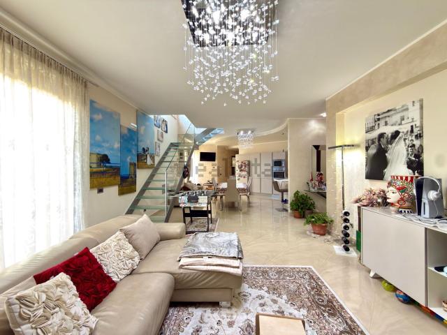 Appartamento in vendita di 200 m² in Via A. Vivaldi, 7