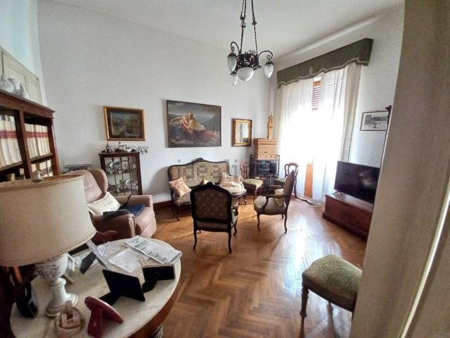 Appartamento in vendita di 200 m² in Via Andrea del Castagno, 40
