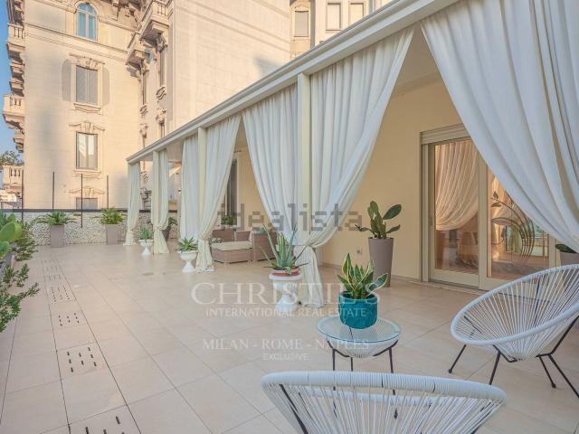 Appartamento in vendita di 200 m² in Via Annibale Caretta