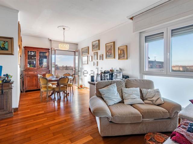 Appartamento in vendita di 200 m² in Via Albertelli Pilo, 3