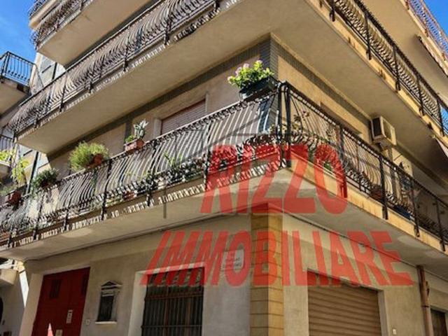 Appartamento in vendita di 200 m² in Via Alcide De Gasperi