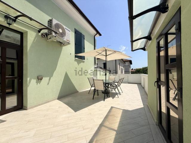Appartamento in vendita di 200 m² in Via Alessandro Manzoni, 24