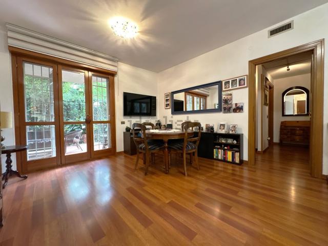 Appartamento in vendita di 200 m² in Via Arrigo Cajumi
