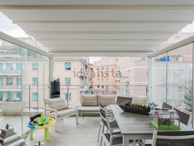 Appartamento in vendita di 200 m² in Via Aurelia