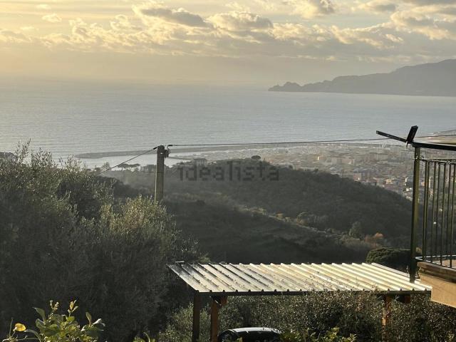 Appartamento in vendita di 200 m² in Via Basso Marino, 6