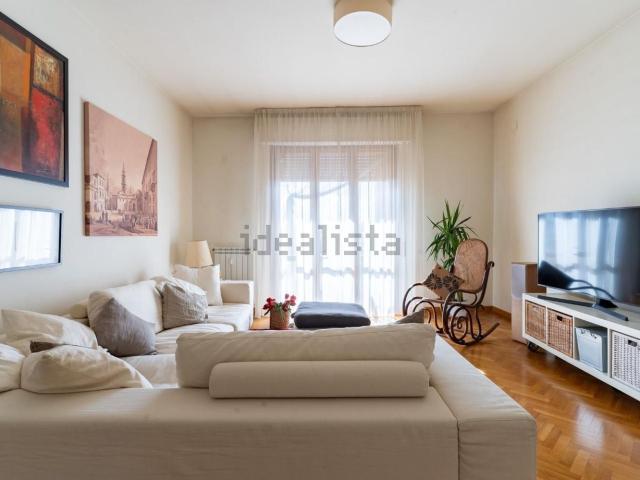 Appartamento in vendita di 200 m² in Via Benvenuto Cellini, 50053