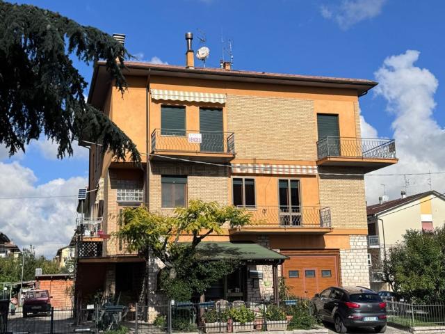 Appartamento in vendita di 200 m² in Via Bernardino Ubaldini, 1
