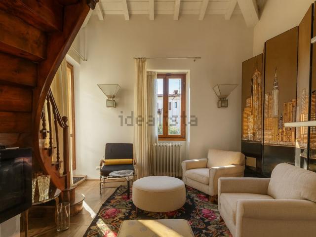 Appartamento in vendita di 200 m² in Via Gaetano Trezza