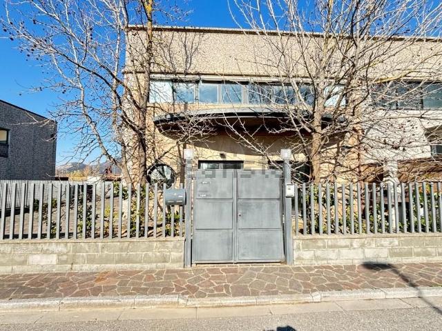 Appartamento in vendita di 200 m² in Via Giuseppe Cei Sud