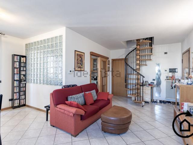 Appartamento in vendita di 200 m² in Via Giuseppe Orceoli, 3