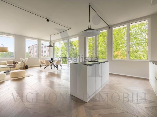 Appartamento in vendita di 200 m² in Via Giuseppe Marcora