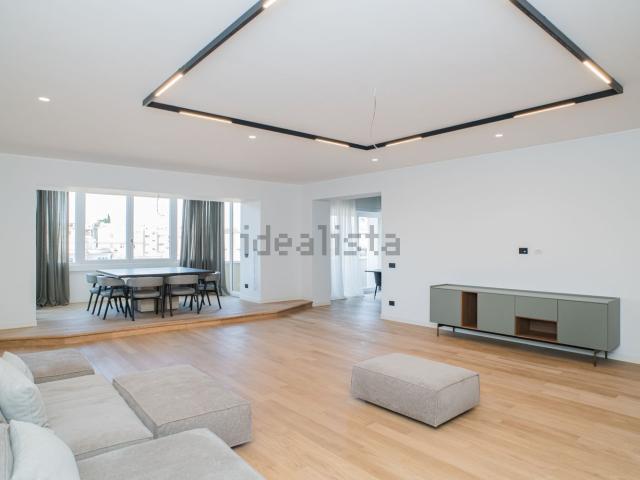 Appartamento in vendita di 200 m² in Via Giuseppe Mercalli