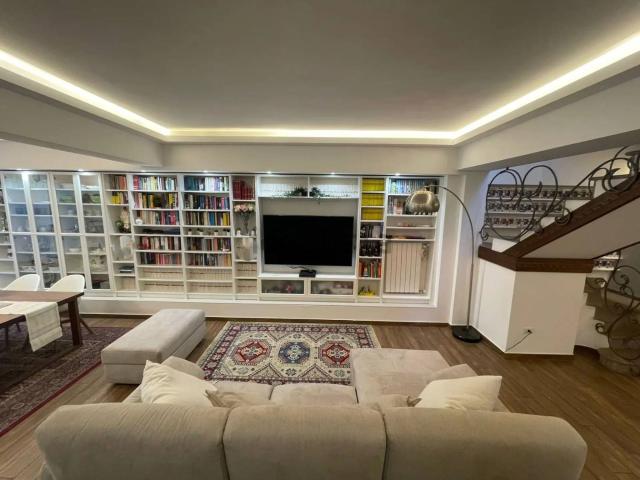 Appartamento in vendita di 200 m² in Via Giacomo Matteotti