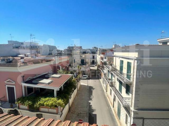 Appartamento in vendita di 200 m² in Via Giacomo Matteotti