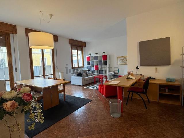Appartamento in vendita di 200 m² in Via Giorgio Regnoli