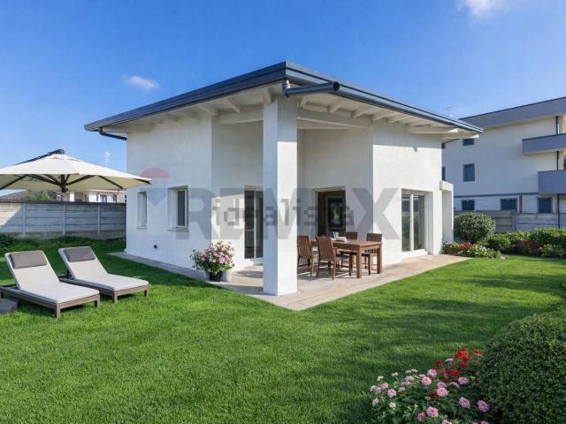 Appartamento in vendita di 200 m² in Via Grazia Deledda
