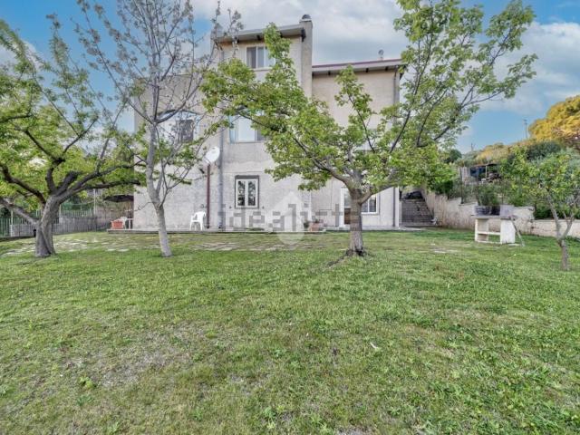 Appartamento in vendita di 200 m² in Via Guastatori del Genio