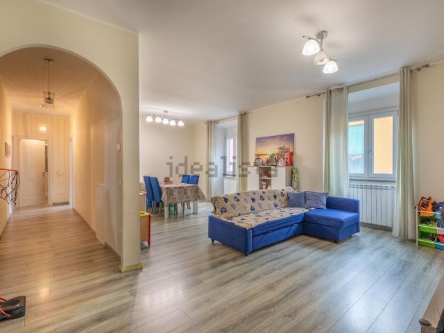 Appartamento in vendita di 200 m² in Via Guidonia, 7