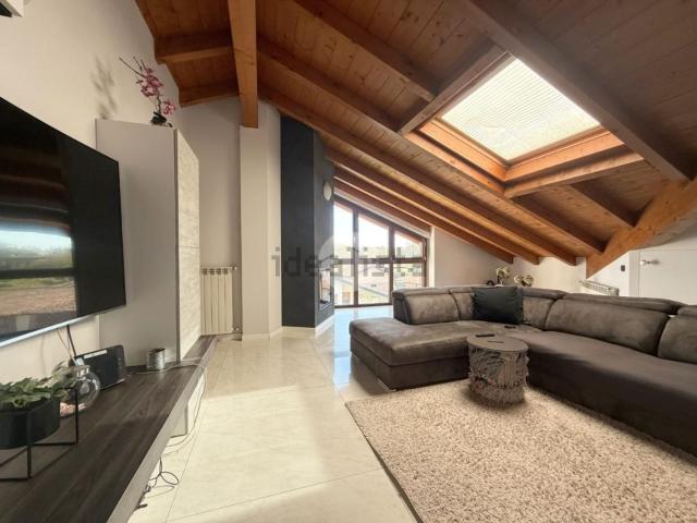 Appartamento in vendita di 200 m² in Via Don Carlo Gnocchi, 21