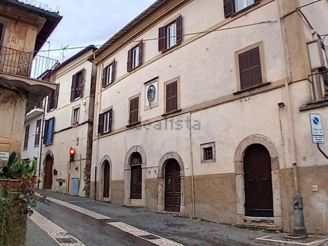 Appartamento in vendita di 200 m² in Via Don Giuseppe Morosini