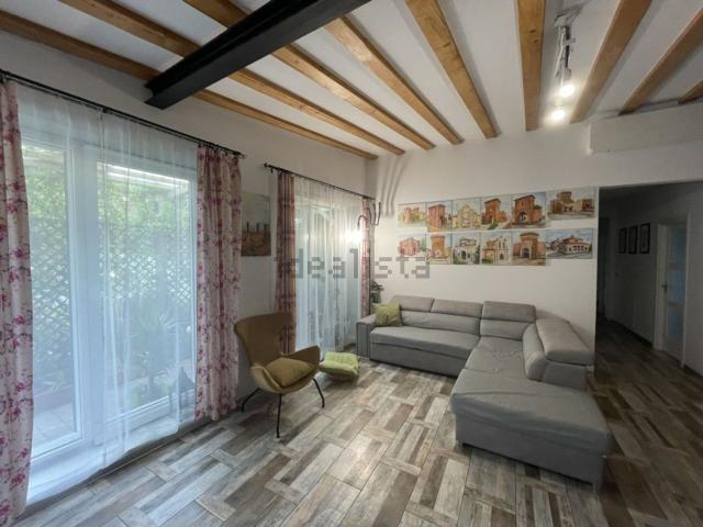 Appartamento in vendita di 200 m² in Via degli Stradelli Guelfi