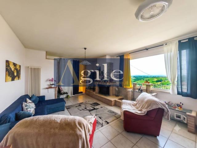 Appartamento in vendita di 200 m² in Via Dei Gelsi
