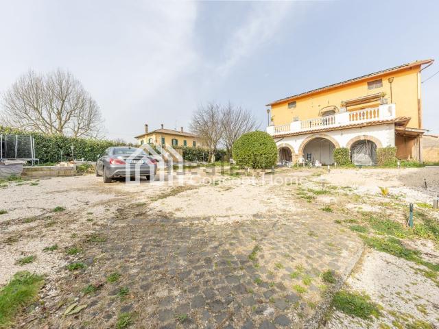 Appartamento in vendita di 200 m² in Via dei 3 Casali