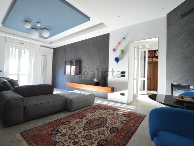Appartamento in vendita di 200 m² in Via del Mare