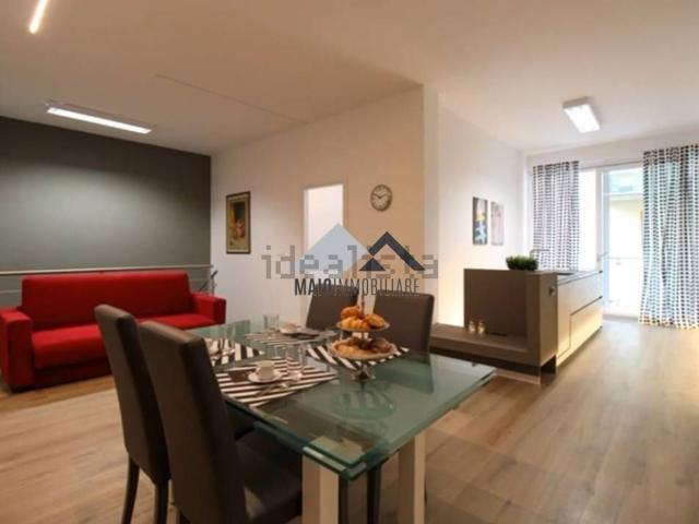 Appartamento in vendita di 200 m² in Via del Milliario