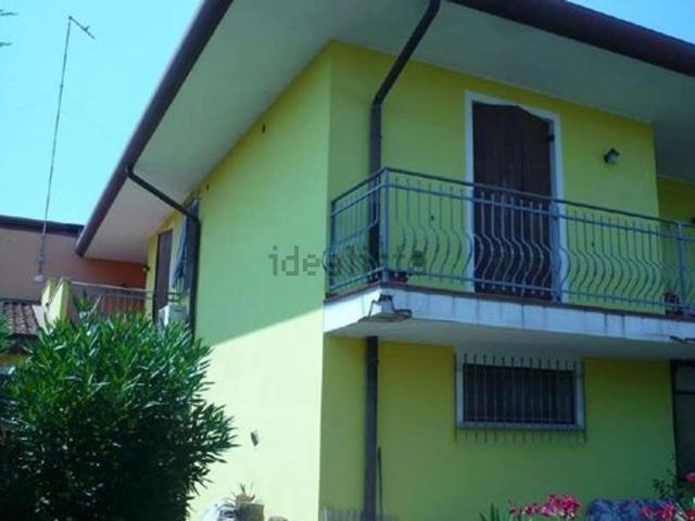 Appartamento in vendita di 200 m² in Via del Lavoro, 39