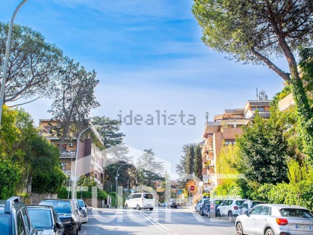 Appartamento in vendita di 200 m² in Via della Camilluccia