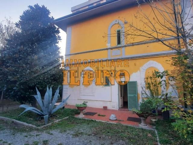 Appartamento in vendita di 200 m² in Via della Chiesa, 10