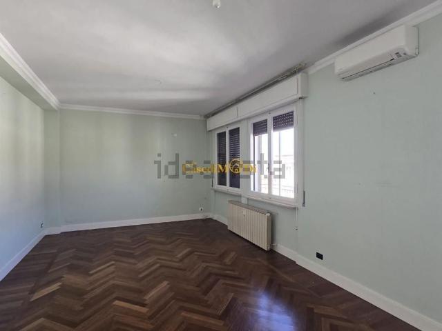 Appartamento in vendita di 200 m² in Via delle Siepi