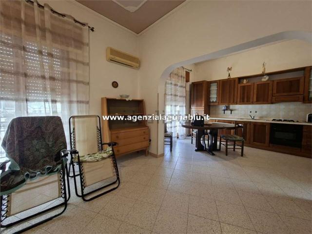 Appartamento in vendita di 200 m² in Via Emanuele Sansone