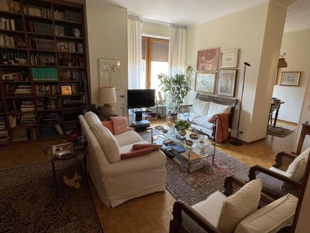 Appartamento in vendita di 200 m² in Via Emilia
