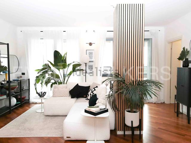 Appartamento in vendita di 200 m² in Via Eugenio Villoresi, 47