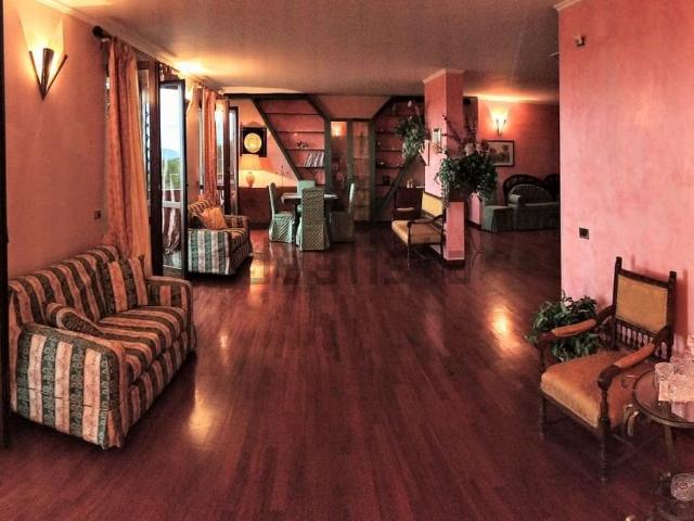 Appartamento in vendita di 200 m² in Via Eugenio Bruno, 18