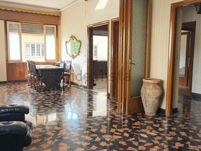 Appartamento in vendita di 200 m² in Via F. Cordova, 51