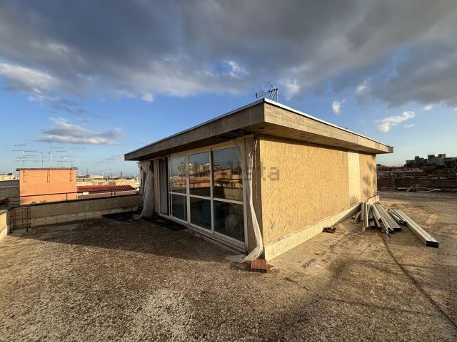 Appartamento in vendita di 200 m² in Via Fratelli Cairoli