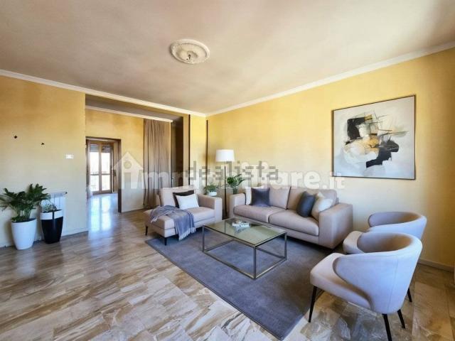 Appartamento in vendita di 200 m² in Via I Maggio