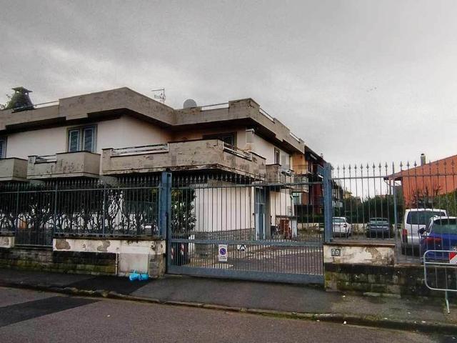 Appartamento in vendita di 200 m² in Via Ippolito Nievo