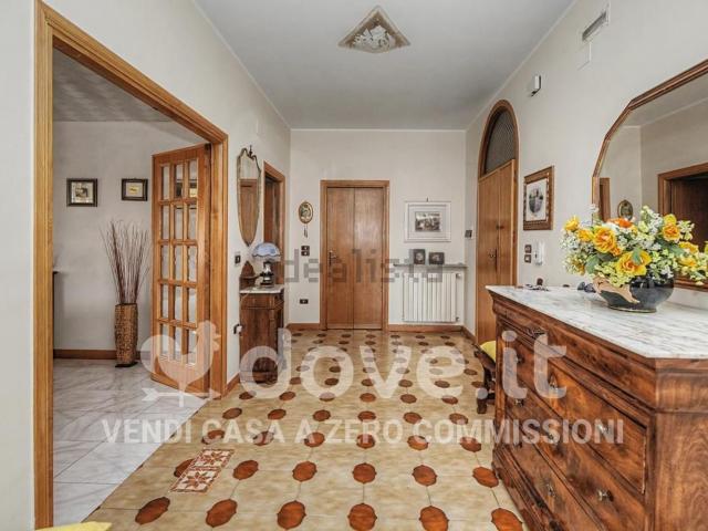Appartamento in vendita di 200 m² in Via Italo Svevo, 1