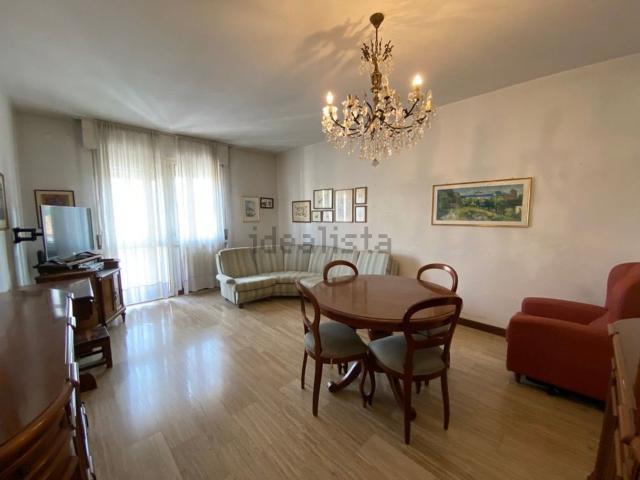 Appartamento in vendita di 200 m² in Via Jacopo Crescini, 108