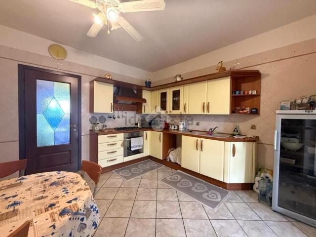 Appartamento in vendita di 200 m² in Via Lobrino, 27