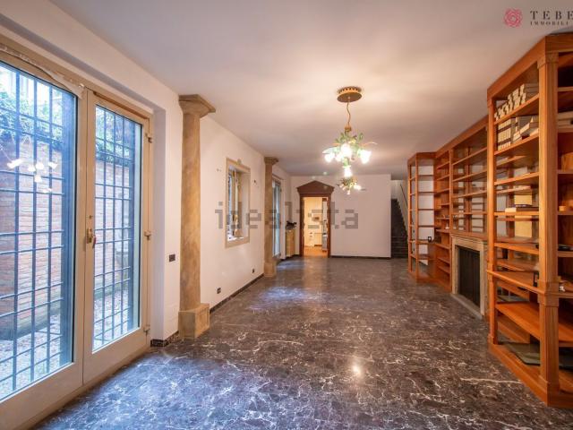 Appartamento in vendita di 200 m² in Via Lanzone