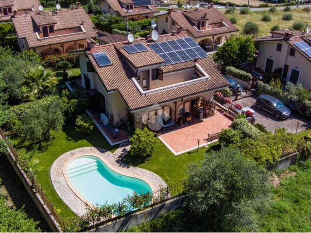 Appartamento in vendita di 200 m² in Via Leonardo da Vinci, 5