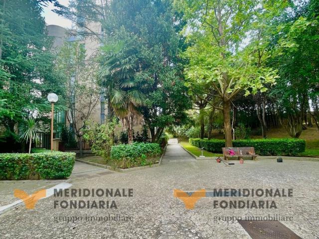 Appartamento in vendita di 200 m² in Via Luigi Corvaglia, 34