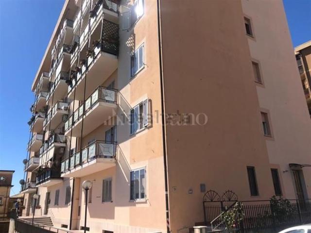 Appartamento in vendita di 200 m² in Via Luigi Costanzo