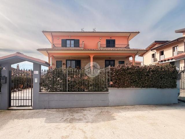 Appartamento in vendita di 200 m² in Via Luigi Mercantini, 73
