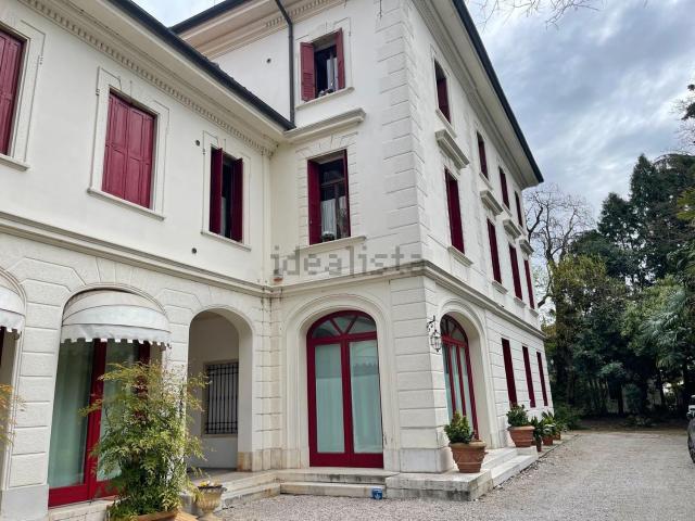 Appartamento in vendita di 200 m² in Via Luneo, 33